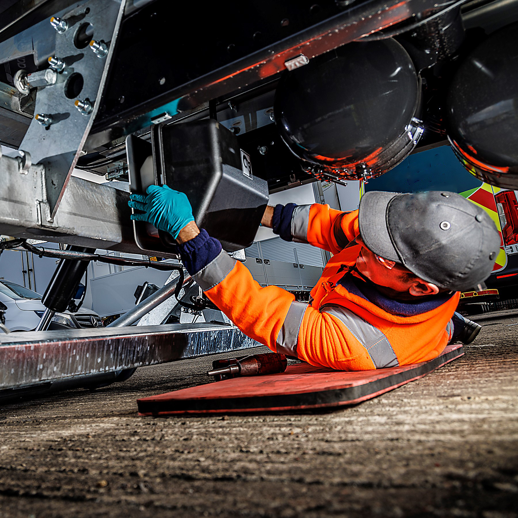 Tail and Passenger Lift Installation and Maintenance